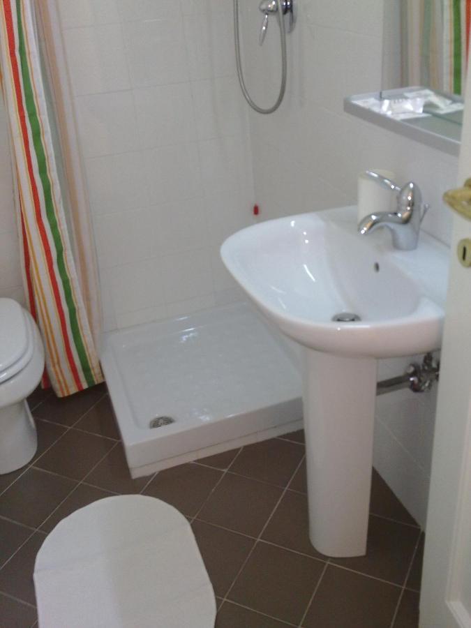 Locanda Maja B&B กวาร์เดียเกรเล ภายนอก รูปภาพ