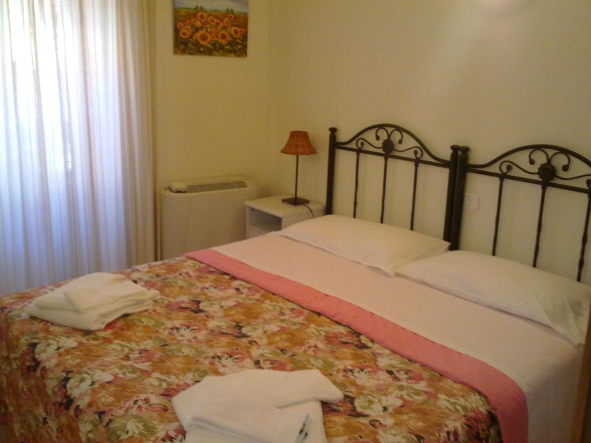 Locanda Maja B&B กวาร์เดียเกรเล ภายนอก รูปภาพ